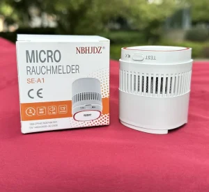 Smoke Detector Alarm 10-Year Battery Life High Sensitivity 85dB Sound and Light Photoelectric Sensor Portable Home Fire Safety